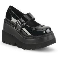 SHAKER-23 DemoniaCult vegane Damen Riemen Keil-Plateaupumps schwarz Lack Sternnieten