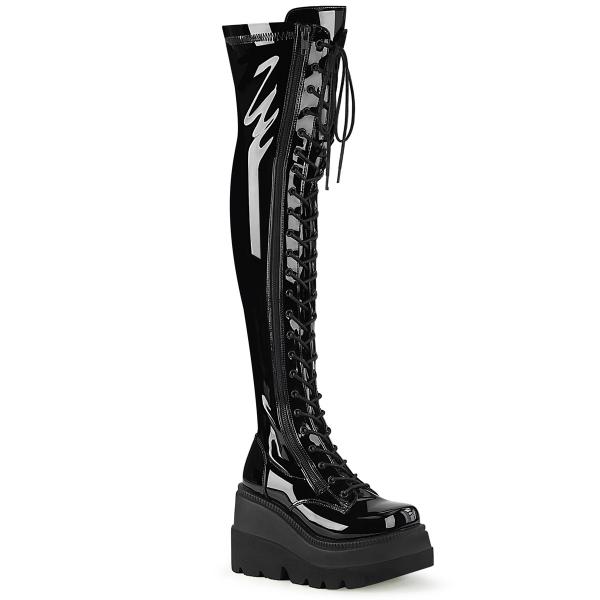 SHAKER-374 DemoniaCult vegane Damen Keil-Plateauoverkneestiefel schwarz Stretch Lack